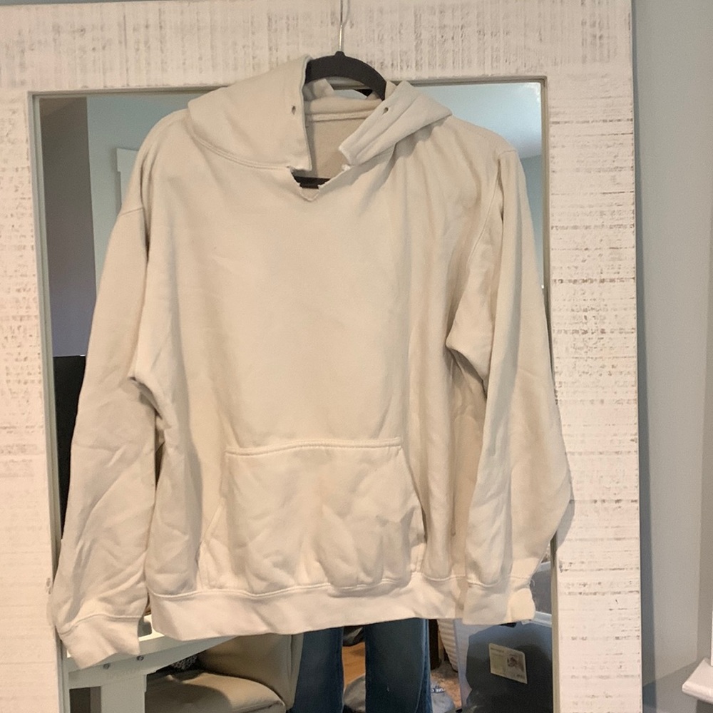 Brandy Melville sweatshirt